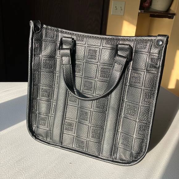 Steve Madden NWOT Faux Leather Embossed Black Handbag Totebag - Picture 3 of 4
